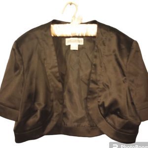 Jessica Howard Cropped short sleeve silky open front shrug